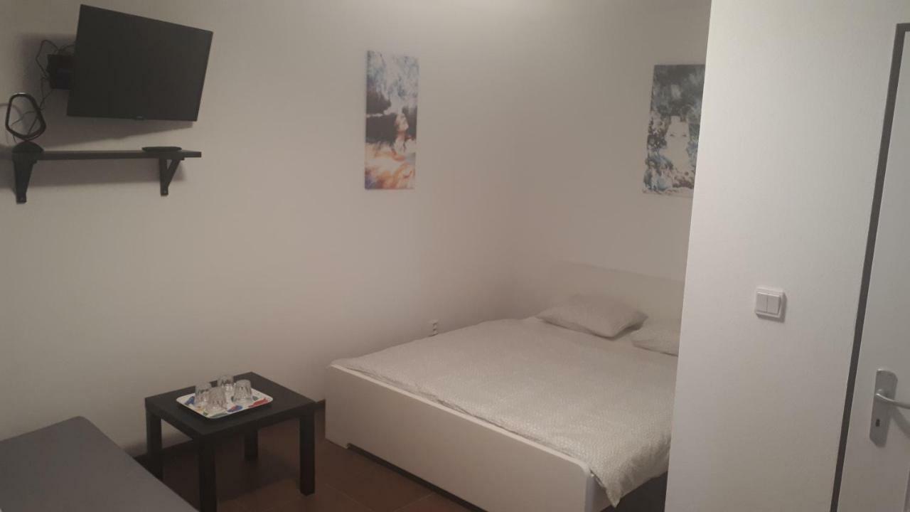 Apartman - Sukromie V Meste Bratislava Extérieur photo