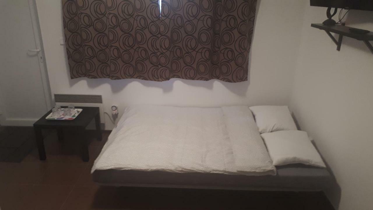 Apartman - Sukromie V Meste Bratislava Extérieur photo